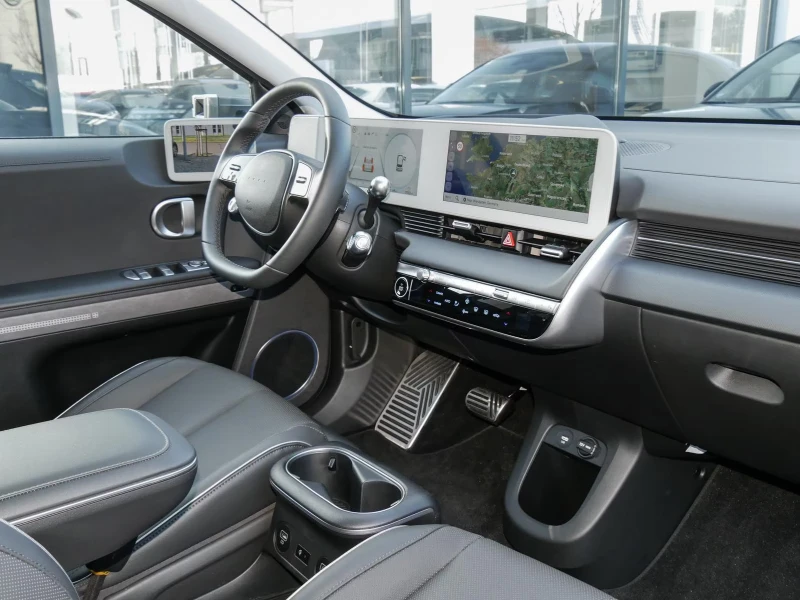 Hyundai Ioniq 5 UNIQ/325HP/4WD/PANO/CAM/MEMO/HUD/LED/CPLAY/737g, снимка 13 - Автомобили и джипове - 53287005
