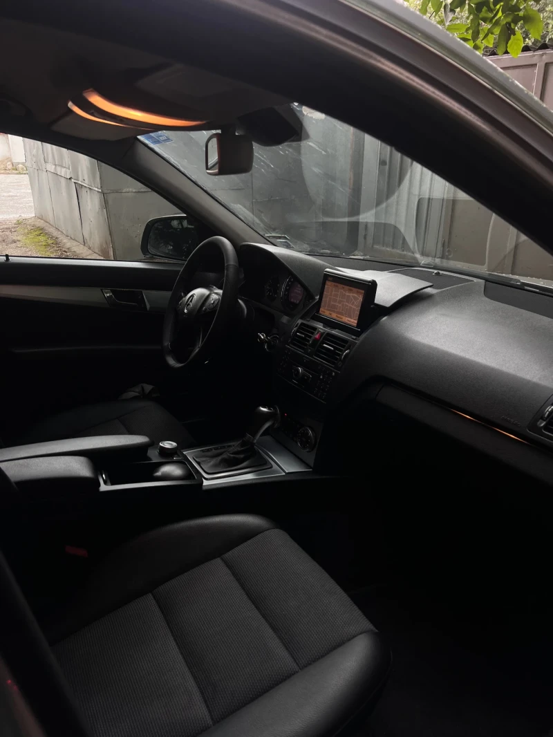 Mercedes-Benz C 200, снимка 5 - Автомобили и джипове - 53360512