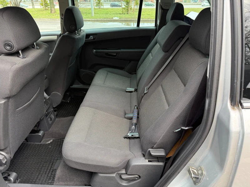 Opel Zafira 1.8 бензин, снимка 9 - Автомобили и джипове - 53401279