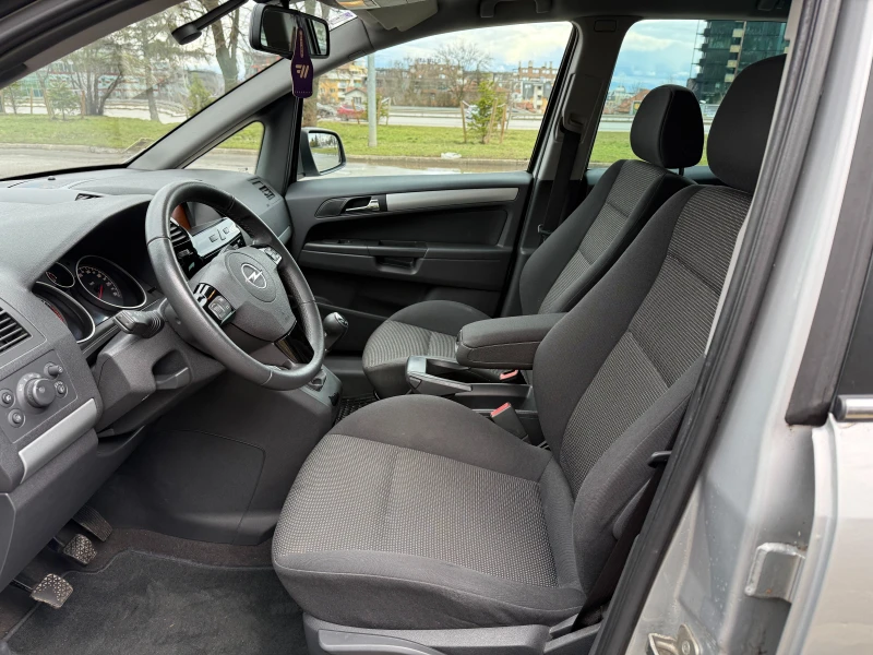 Opel Zafira 1.8 бензин, снимка 8 - Автомобили и джипове - 53401279