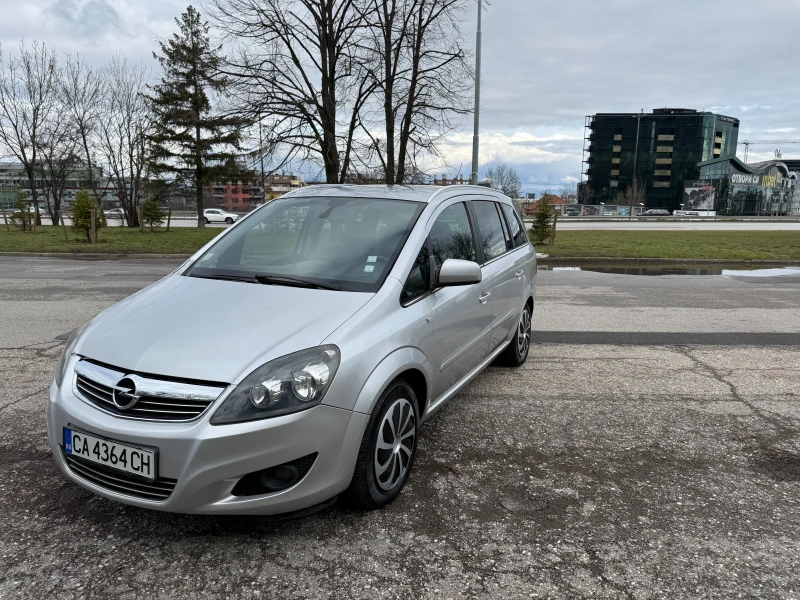Opel Zafira 1.8 бензин, снимка 3 - Автомобили и джипове - 53401279