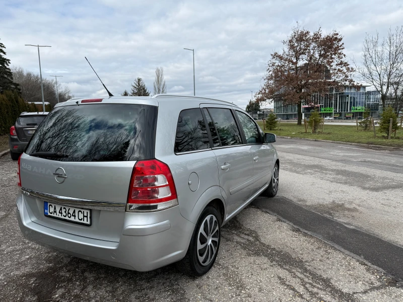 Opel Zafira 1.8 бензин, снимка 6 - Автомобили и джипове - 53401279
