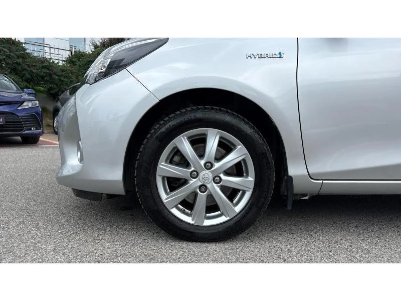 Toyota Yaris 1.5HSD CHIC, снимка 16 - Автомобили и джипове - 55022816
