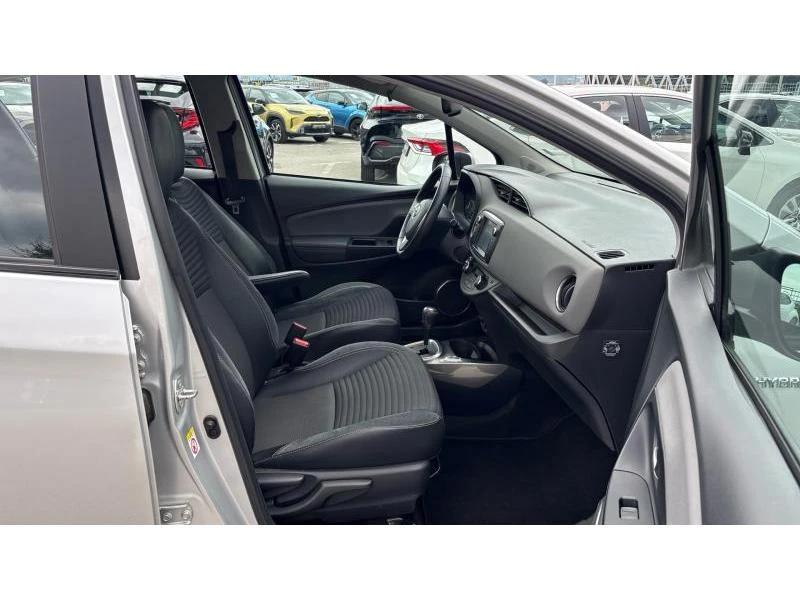 Toyota Yaris 1.5HSD CHIC, снимка 6 - Автомобили и джипове - 55022816