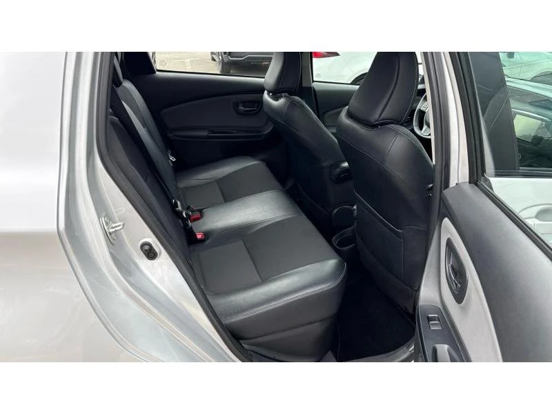Toyota Yaris 1.5HSD CHIC, снимка 7 - Автомобили и джипове - 55022816