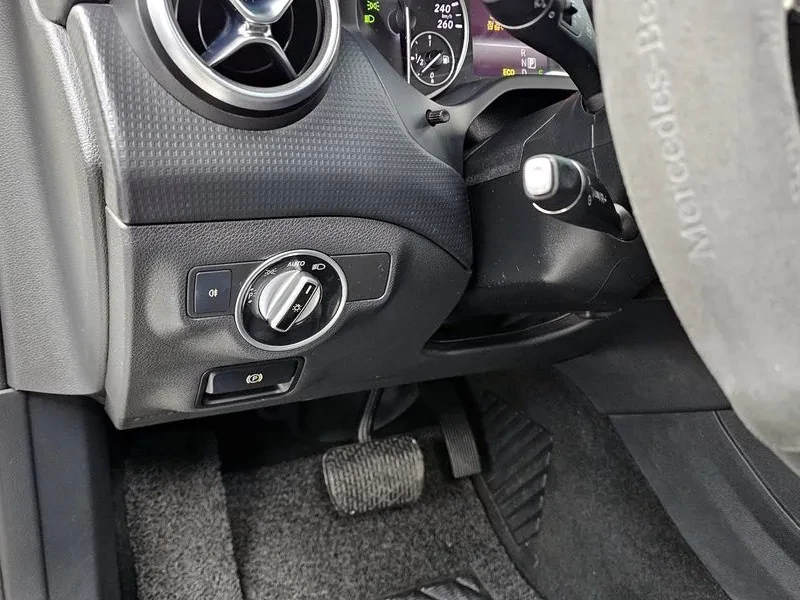 Mercedes-Benz A 200 CDI STYLE, снимка 16 - Автомобили и джипове - 55719519