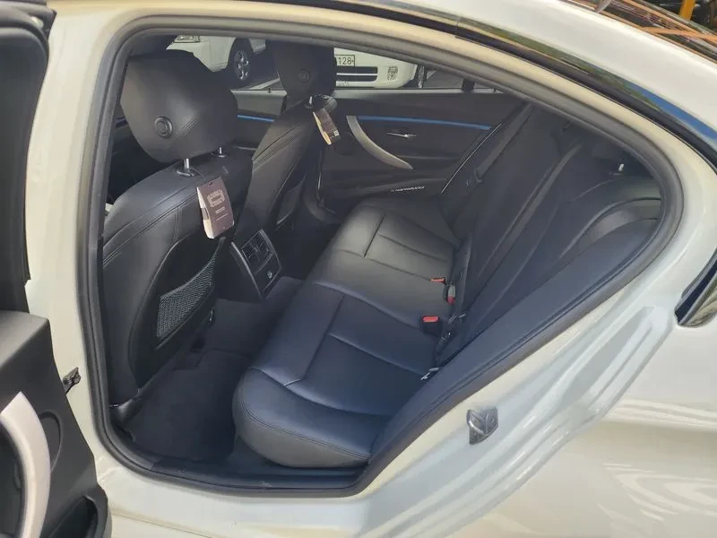 BMW 320 i - САМО 30% АВАНС, снимка 8 - Автомобили и джипове - 56304453