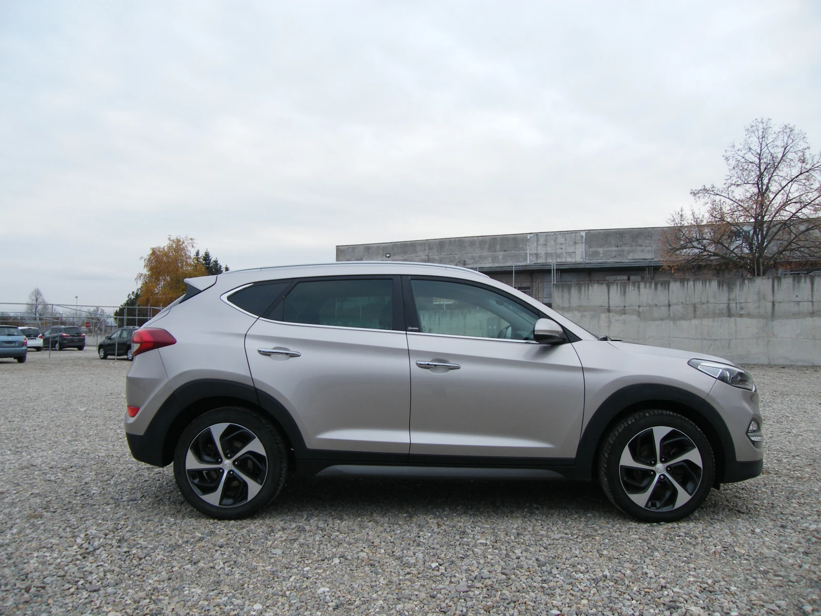 Hyundai Tucson 1.7CRDI 141k.s. EURO 6B - изображение 3