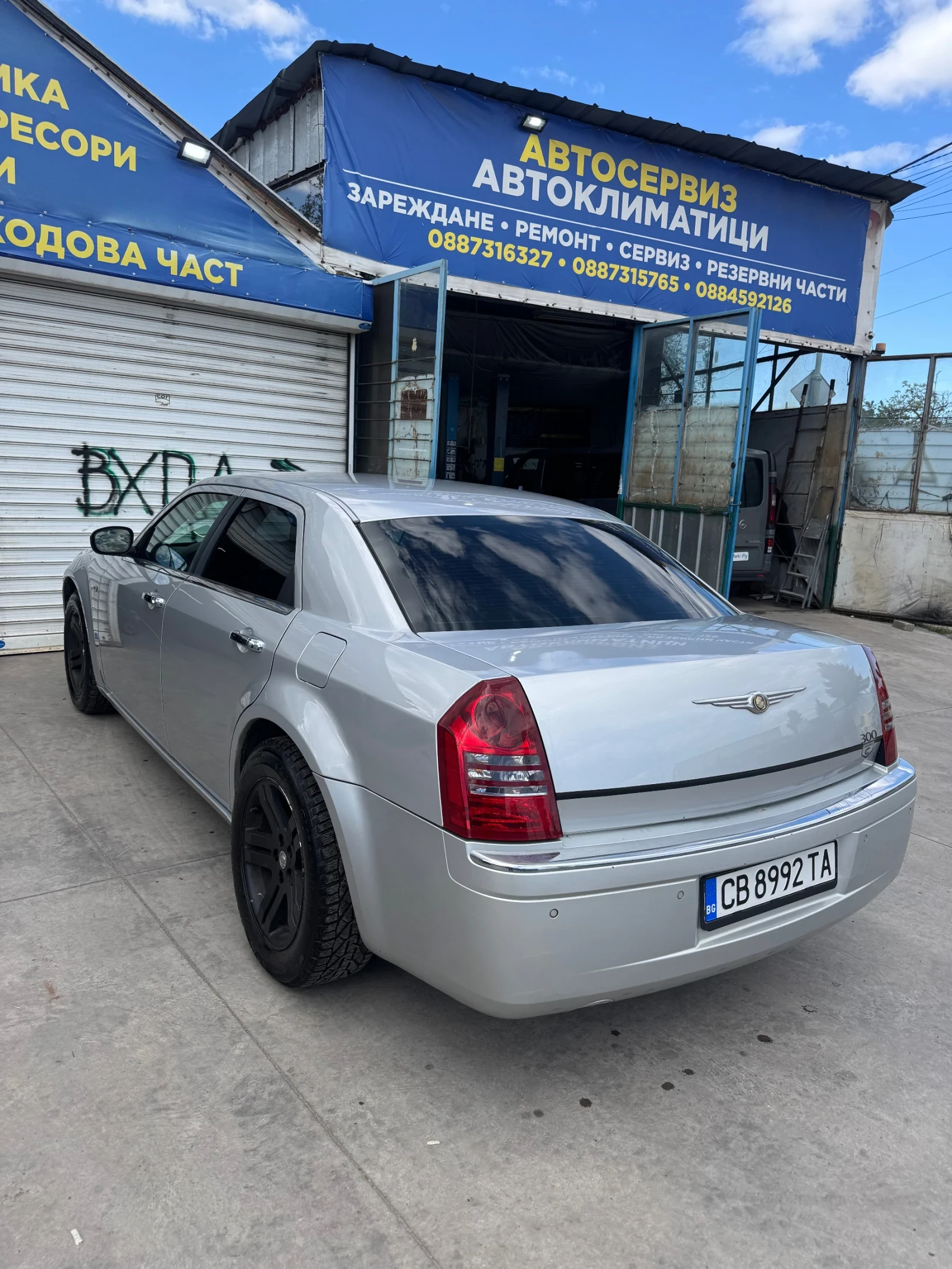 Chrysler 300c 2.7 SEDAN - изображение 3