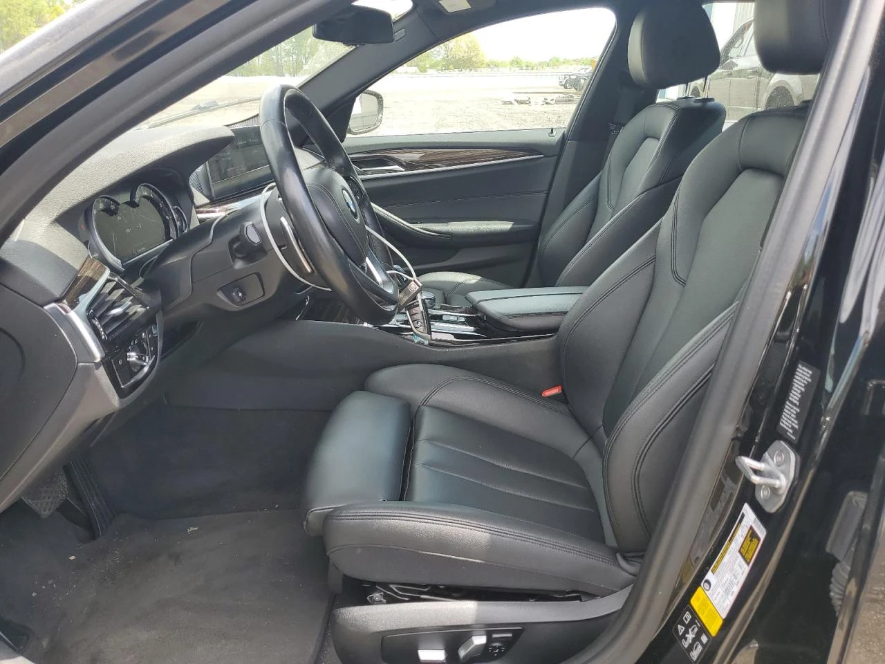 BMW 530 XDRIVE* KEYLESS* ПОДГРЕВ* LED* CARPLAY - изображение 7