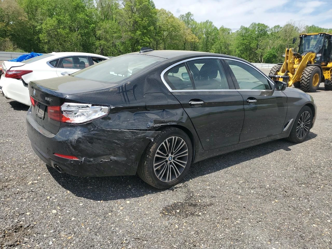 BMW 530 XDRIVE* KEYLESS* ПОДГРЕВ* LED* CARPLAY - изображение 6