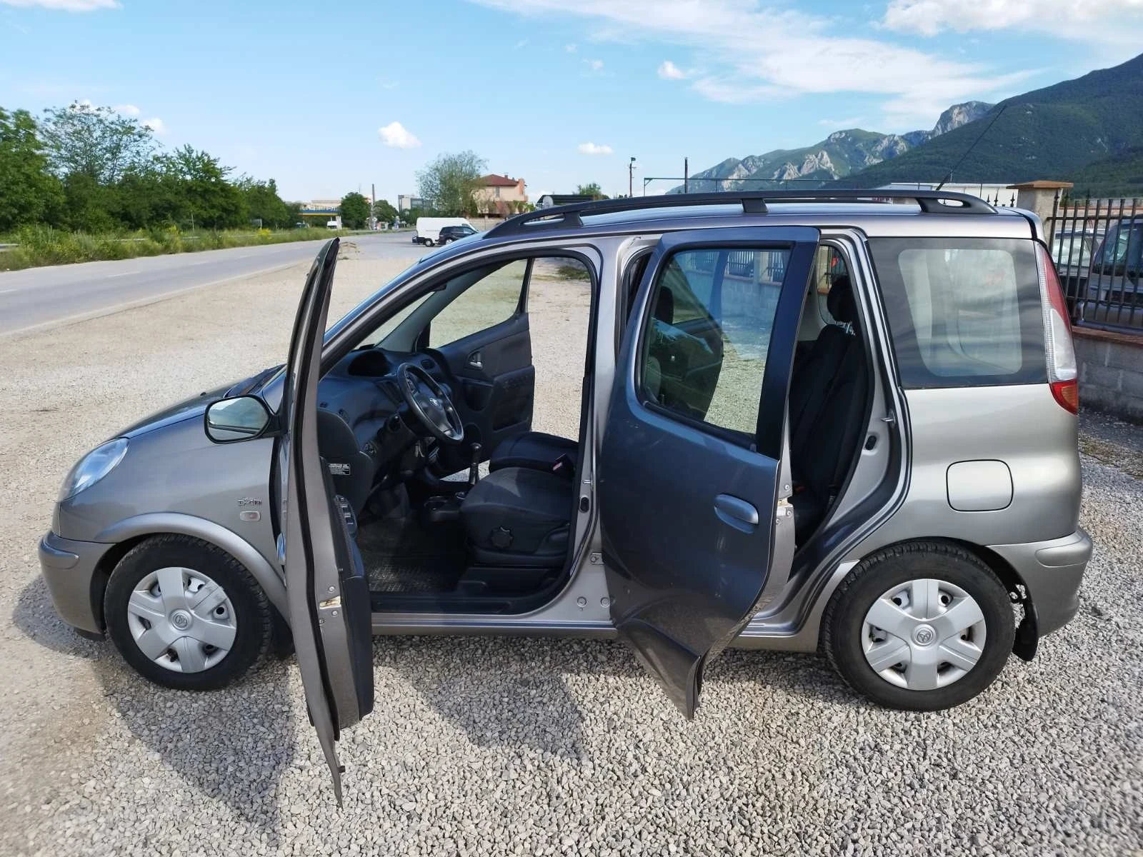 Toyota Yaris verso 1.4 D4D  - изображение 7