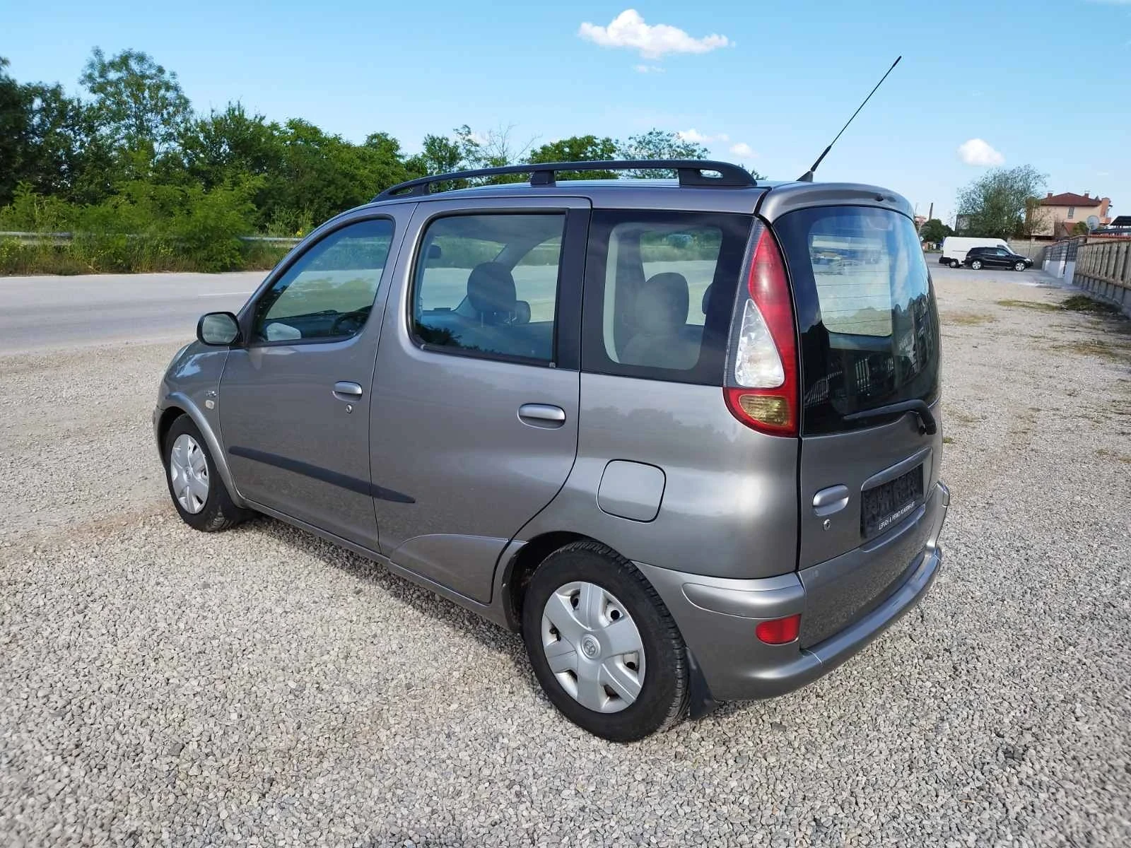 Toyota Yaris verso 1.4 D4D  - изображение 3