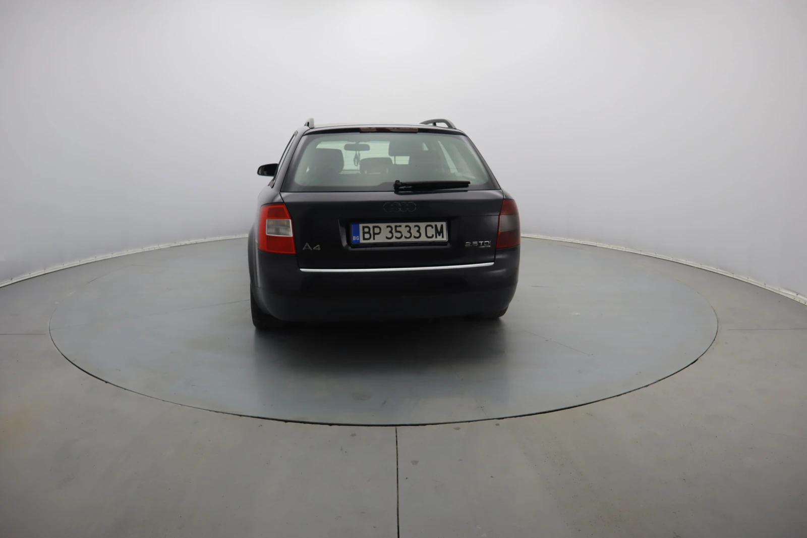 Audi A4 2.5 TDI 4X4 - изображение 5