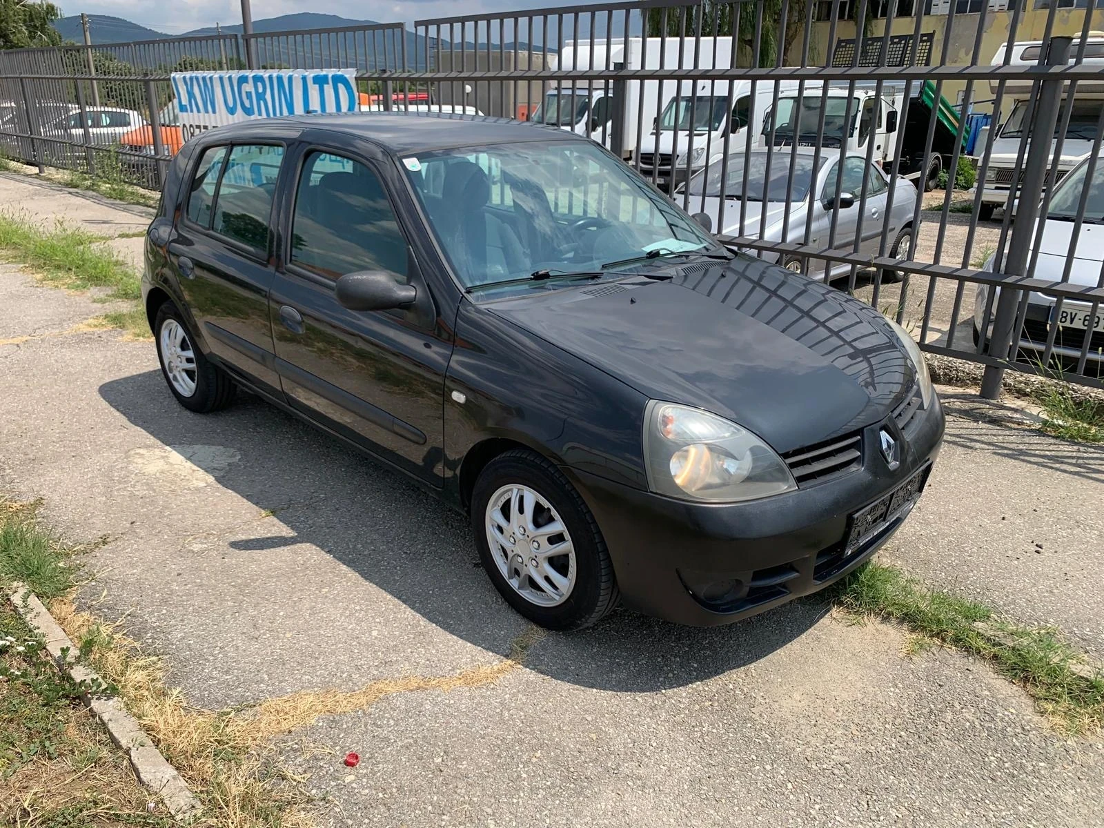 Renault Clio 1.2 Benzin КЛИМАТИК Евро 4 - изображение 3