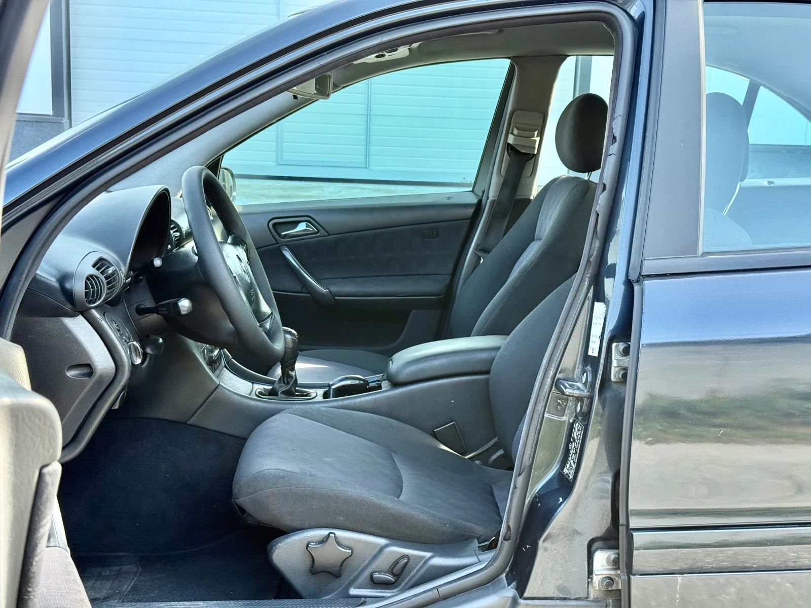 Mercedes-Benz C 220 2.2CDI 143k.c./6 скорости - изображение 6