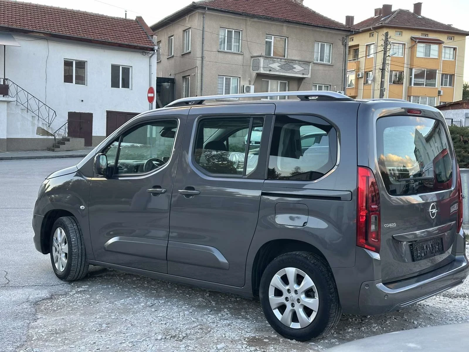 Opel Combo Life E edition - изображение 2