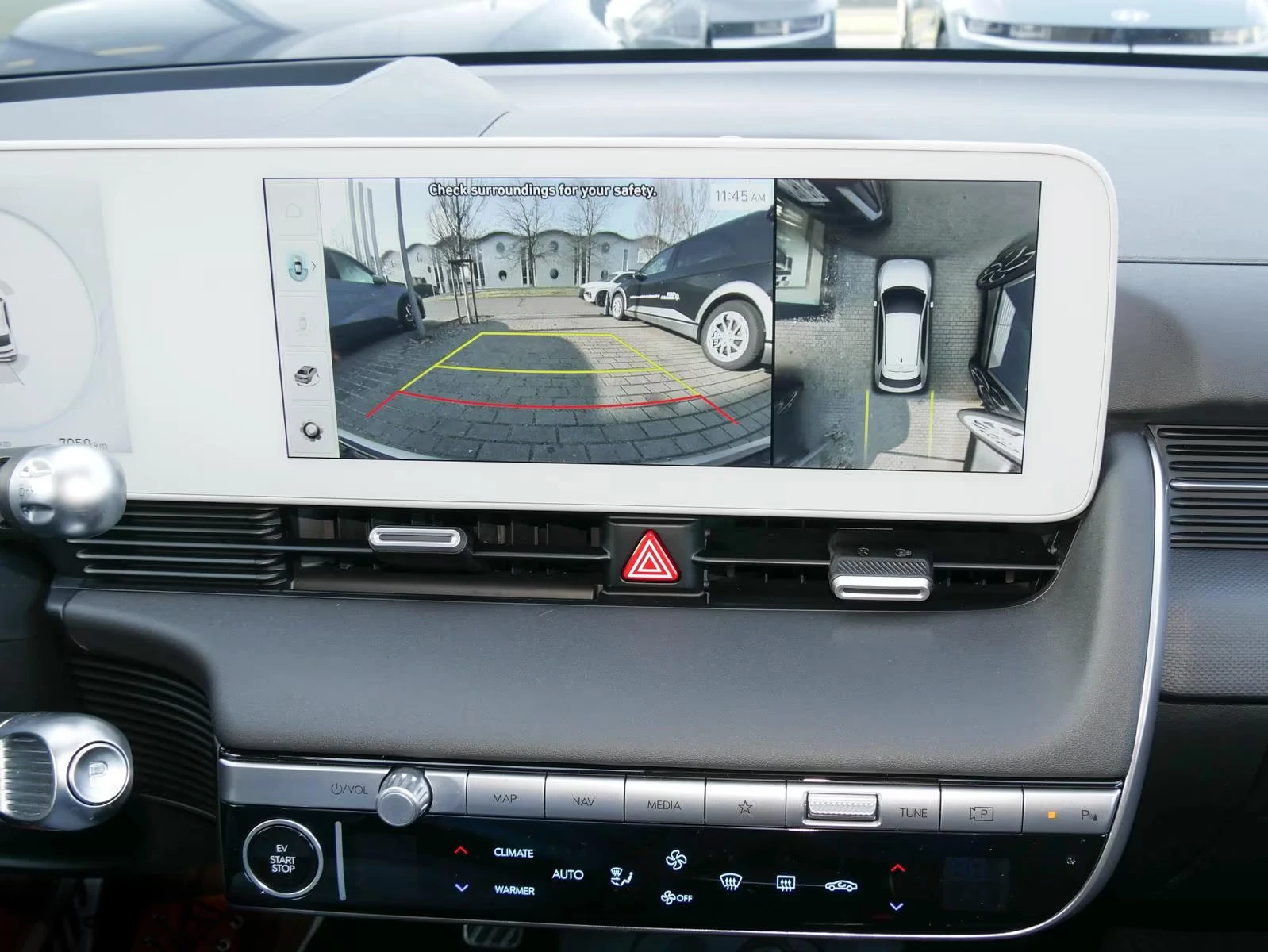 Hyundai Ioniq 5 UNIQ/325HP/4WD/PANO/CAM/MEMO/HUD/LED/CPLAY/737g - изображение 7