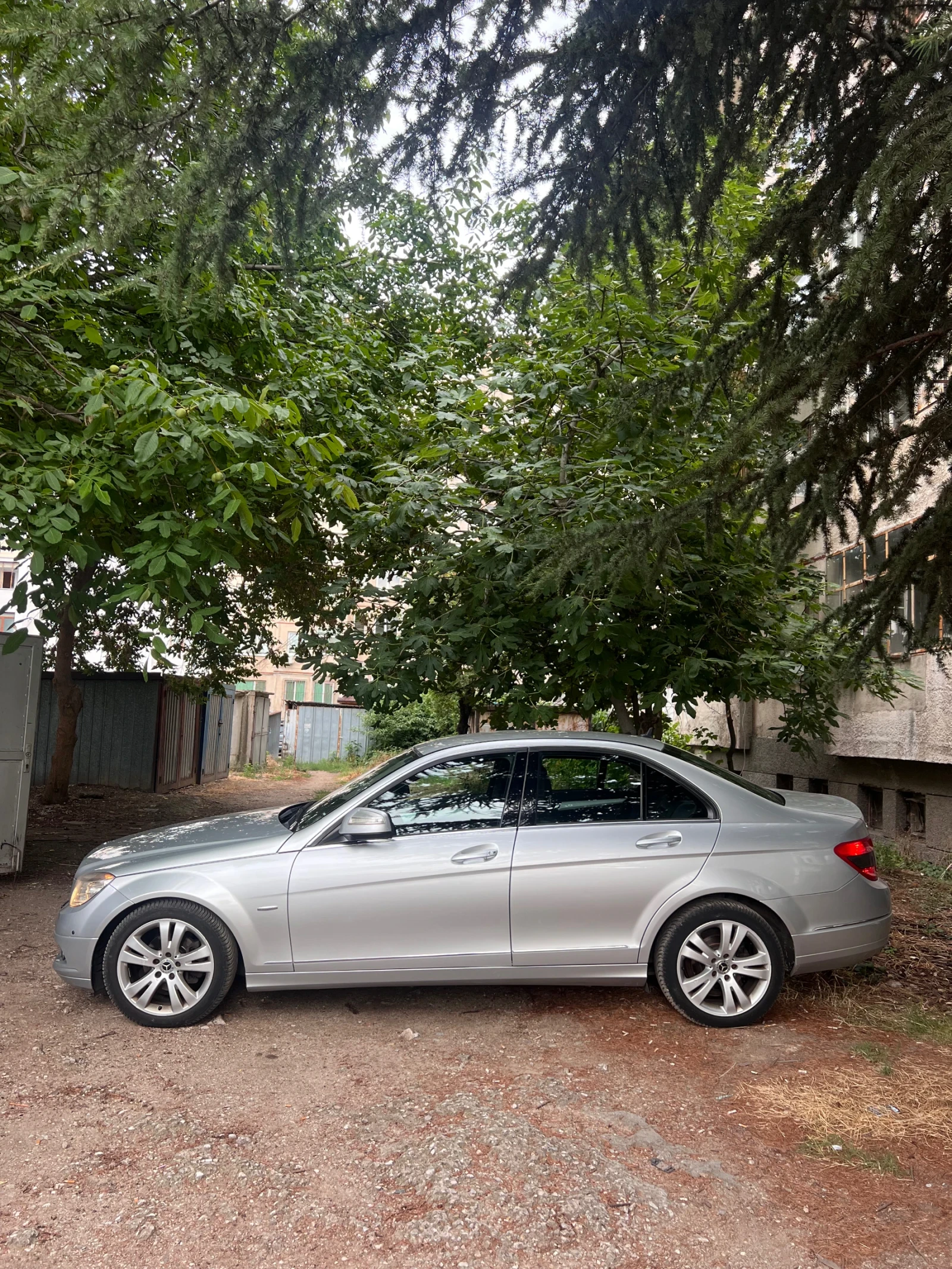 Mercedes-Benz C 200  - изображение 3