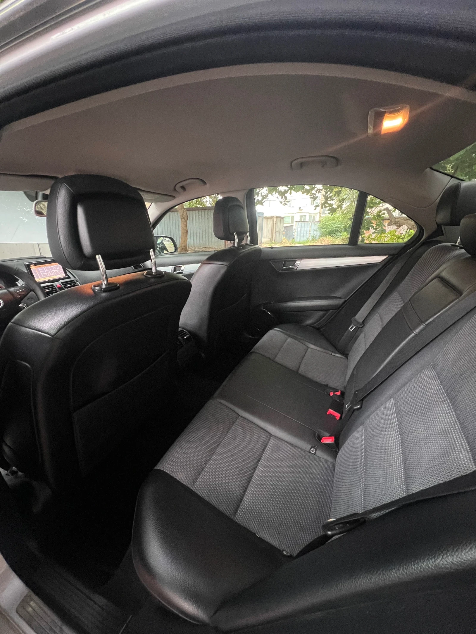 Mercedes-Benz C 200  - изображение 4