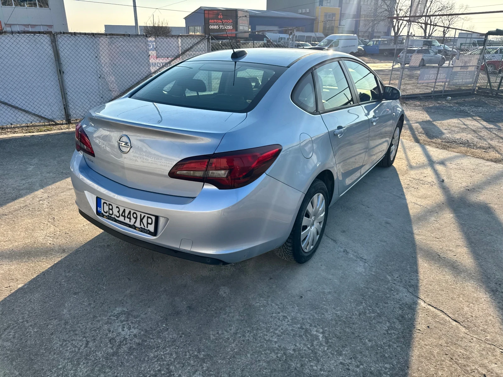Opel Astra 1.6 benzin sedan, снимка 7 - Автомобили и джипове - 53710229