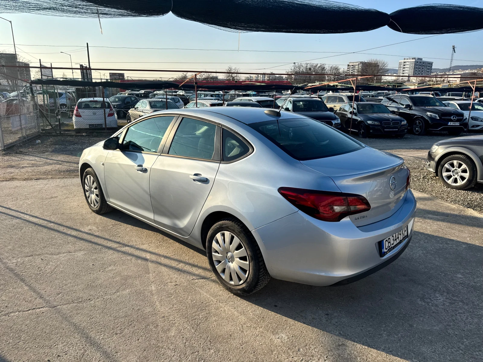 Opel Astra 1.6 benzin sedan, снимка 5 - Автомобили и джипове - 53710229