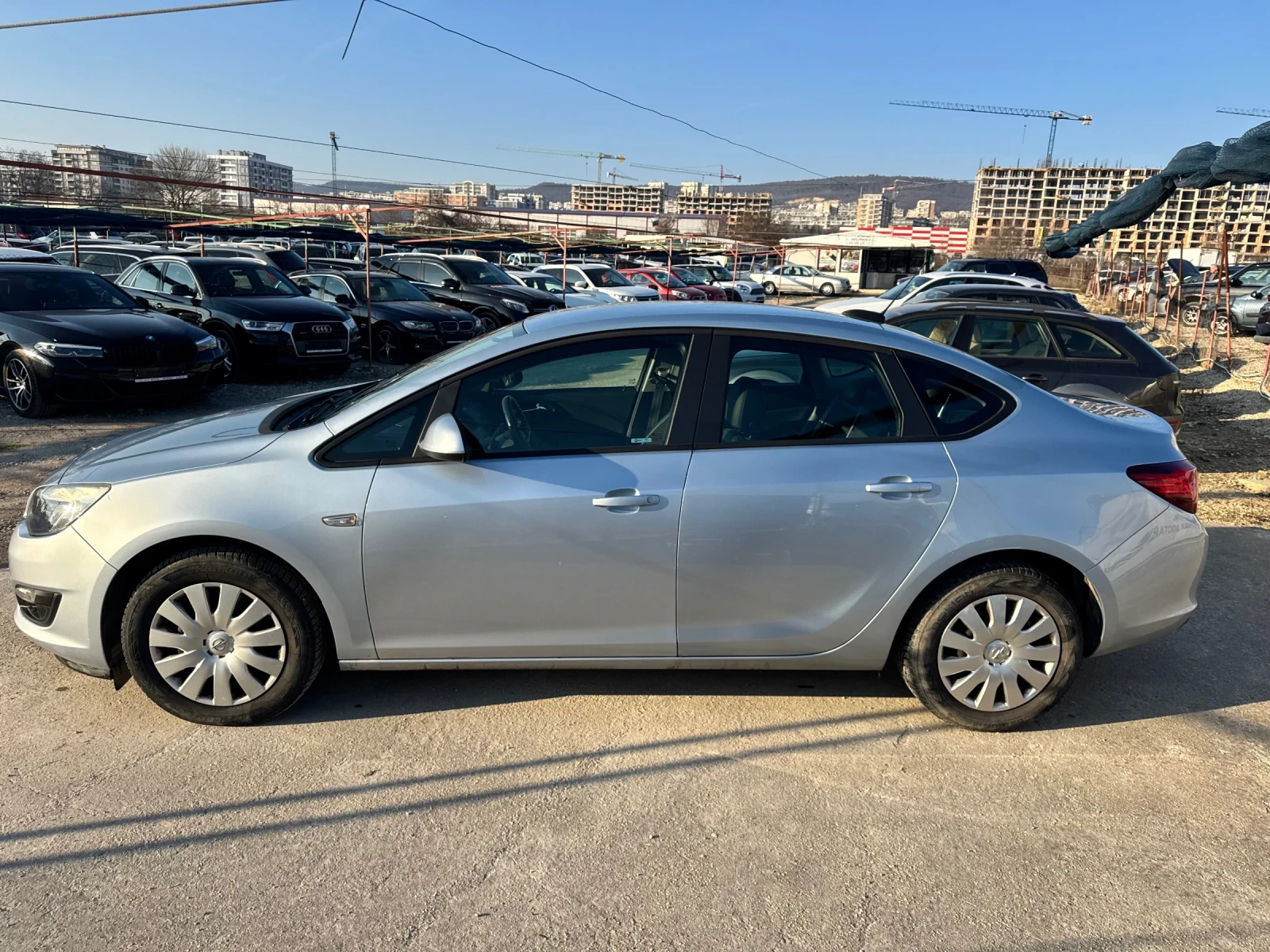 Opel Astra 1.6 benzin sedan, снимка 4 - Автомобили и джипове - 53710229