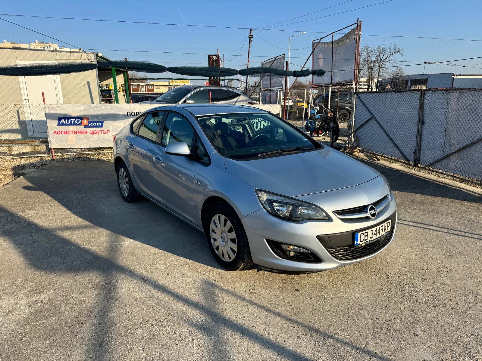 Opel Astra 1.6 benzin sedan, снимка 3 - Автомобили и джипове - 53710229
