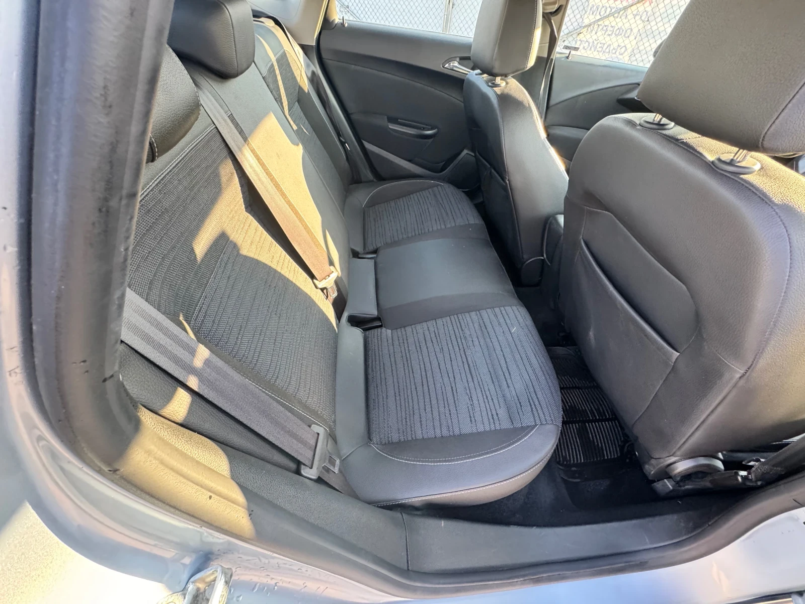 Opel Astra 1.6 benzin sedan, снимка 12 - Автомобили и джипове - 53710229