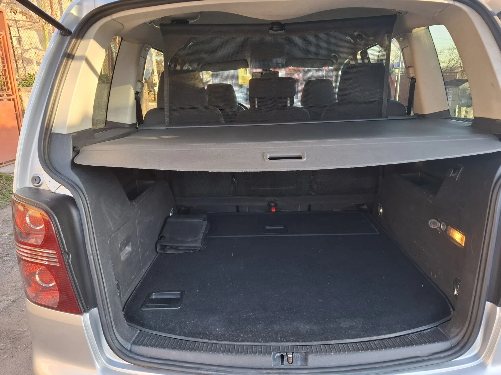 VW Touran 1.9-105ps. UNITED, снимка 12 - Автомобили и джипове - 53844182