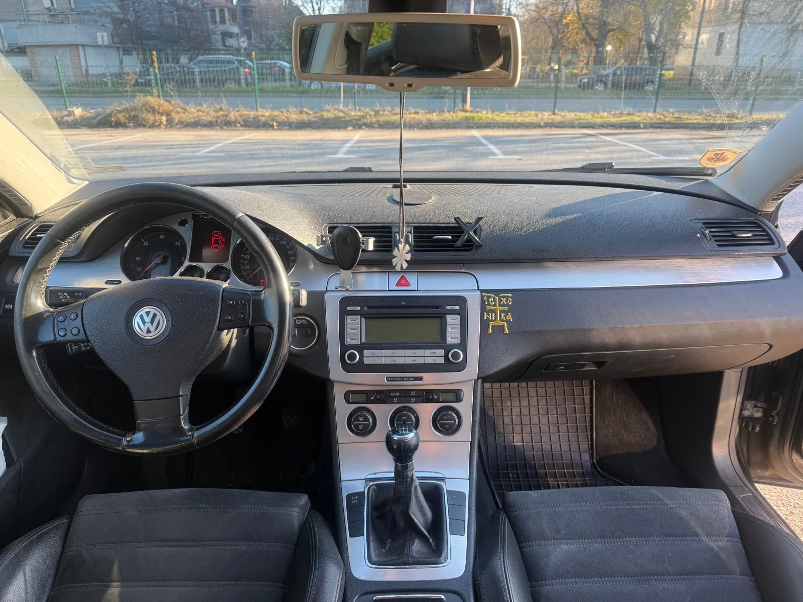 VW Passat 2.0 TDI, снимка 9 - Автомобили и джипове - 53850217