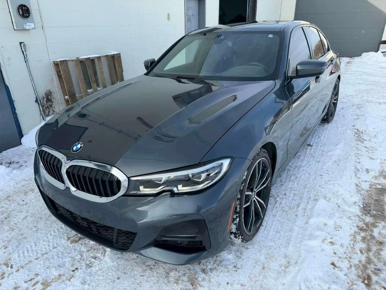 BMW 330 XDRIVE | M PACKAGE| HARMAN/KARDON| ПОДГРЕВИ| CARFX, снимка 2 - Автомобили и джипове - 53930946