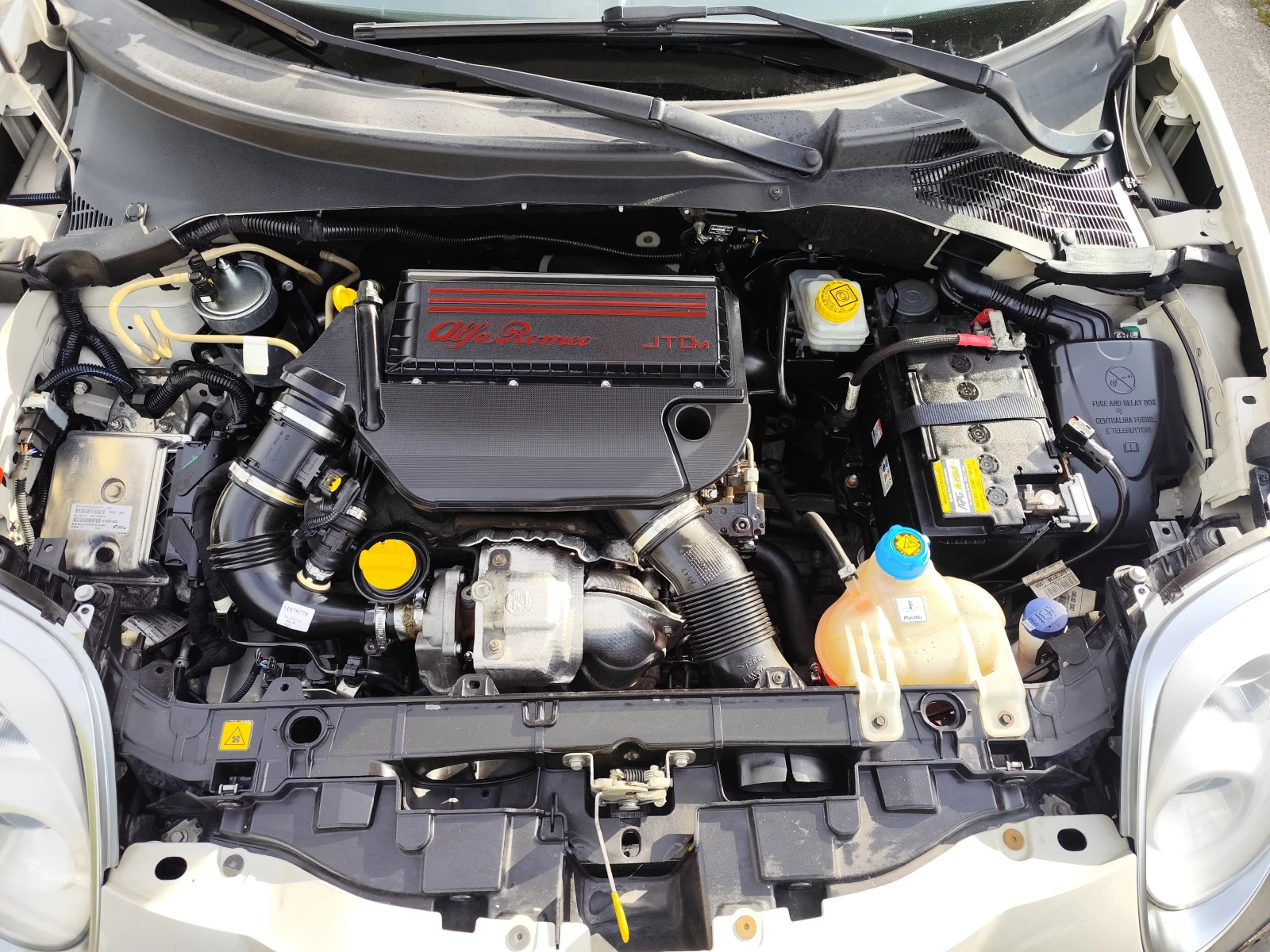 Alfa Romeo MiTo 1.3JTDm* KLIMA* EURO 5A* , снимка 15 - Автомобили и джипове - 54299235