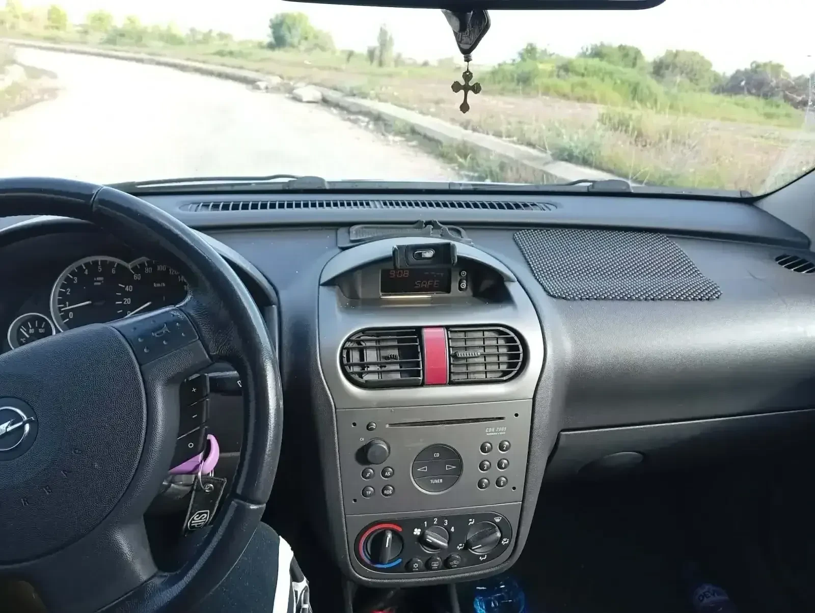 Opel Corsa, снимка 3 - Автомобили и джипове - 54385808