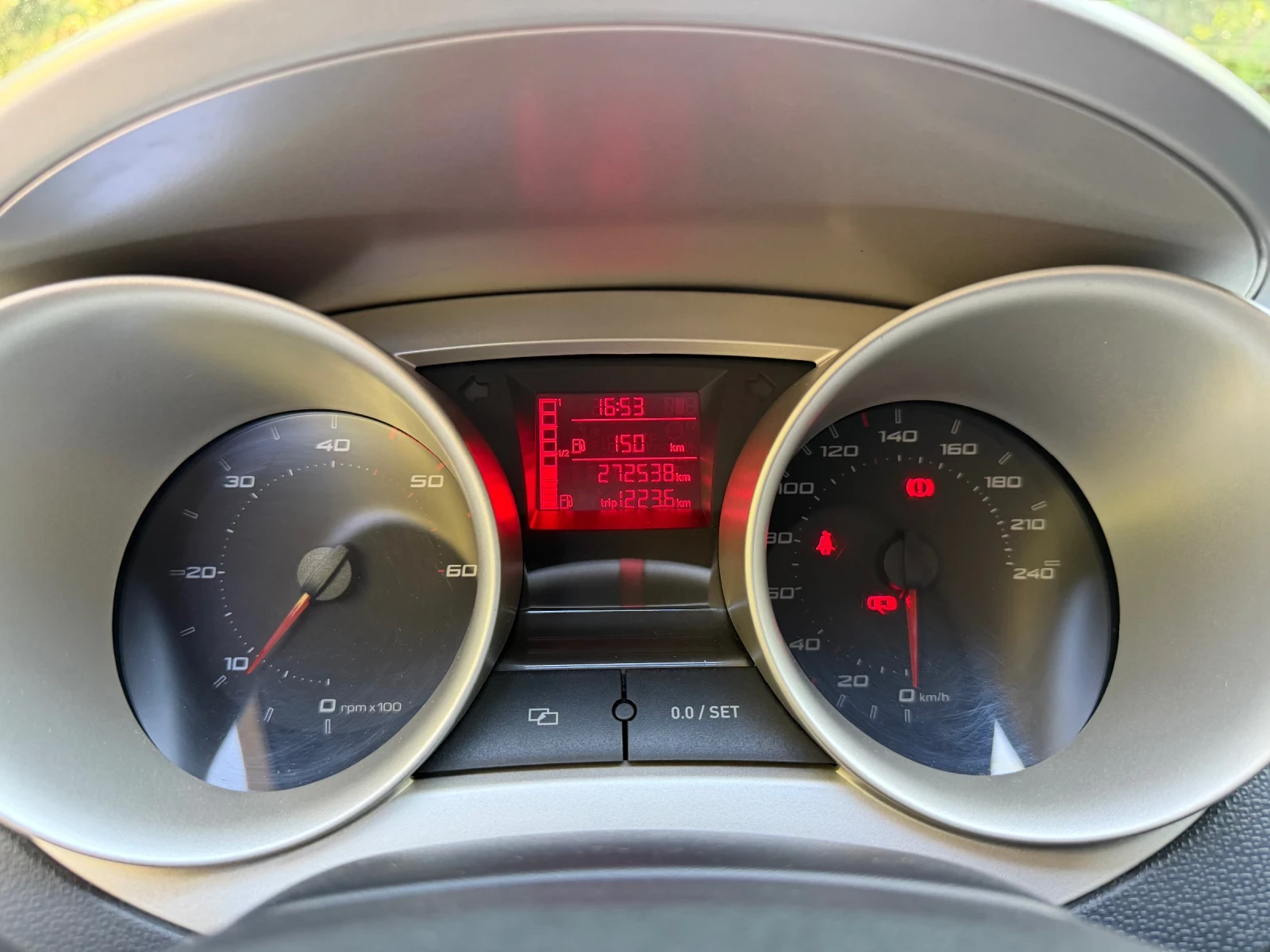 Seat Ibiza 1.9TDI 105к.с. NAVI/CarPlay/LED, снимка 15 - Автомобили и джипове - 54495512