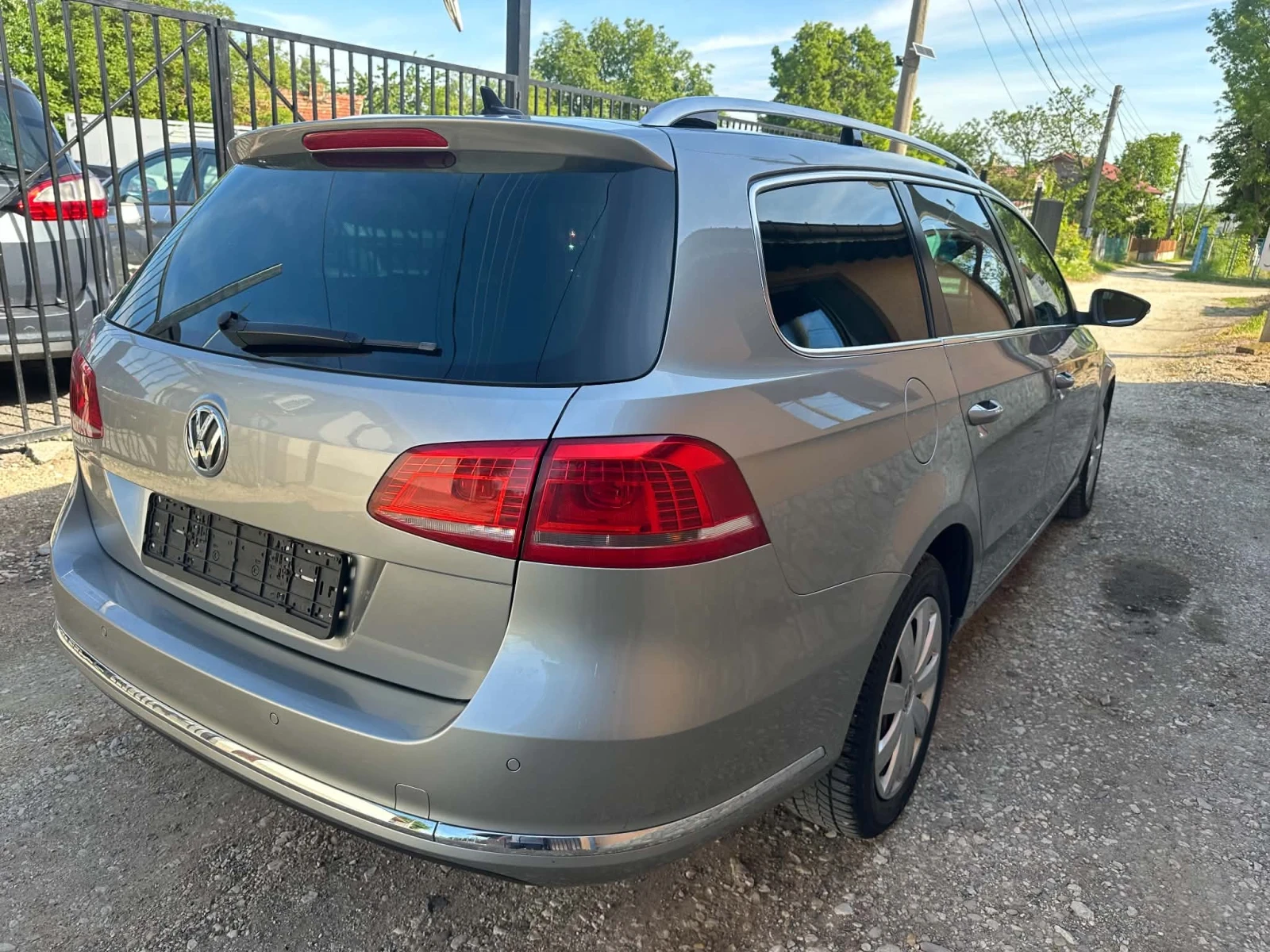 VW Passat 2.0 TDI Highline, снимка 3 - Автомобили и джипове - 54639306