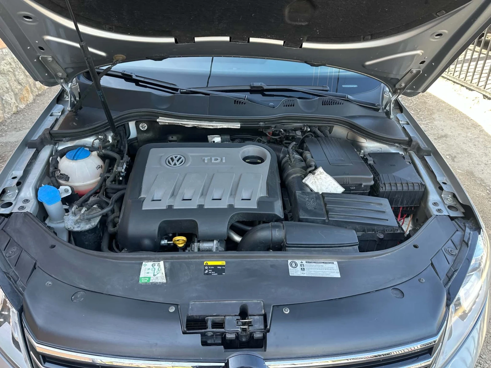 VW Passat 2.0 TDI Highline, снимка 9 - Автомобили и джипове - 54639306