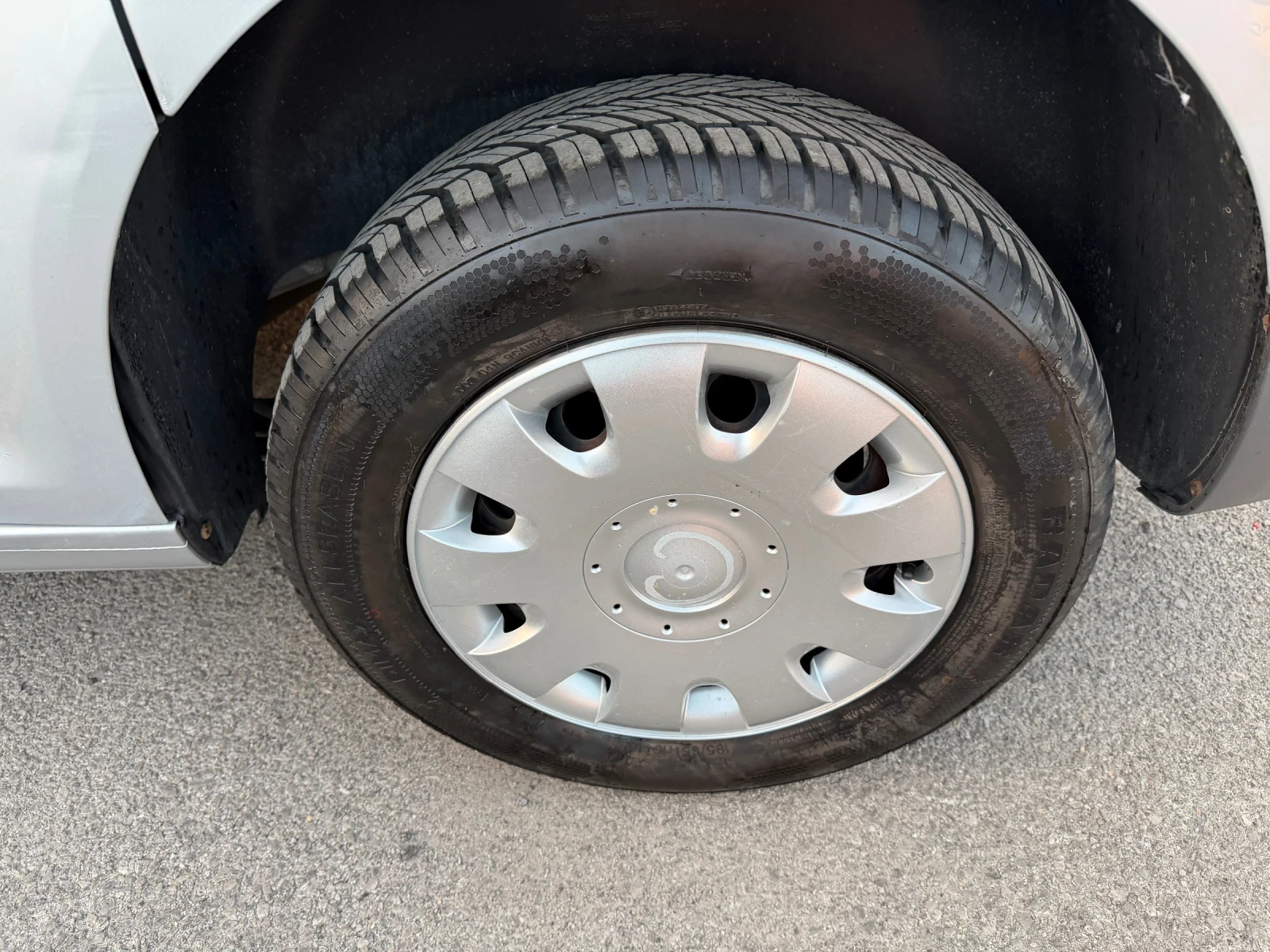 VW Caddy Life 1.9TDI, снимка 17 - Автомобили и джипове - 55093578