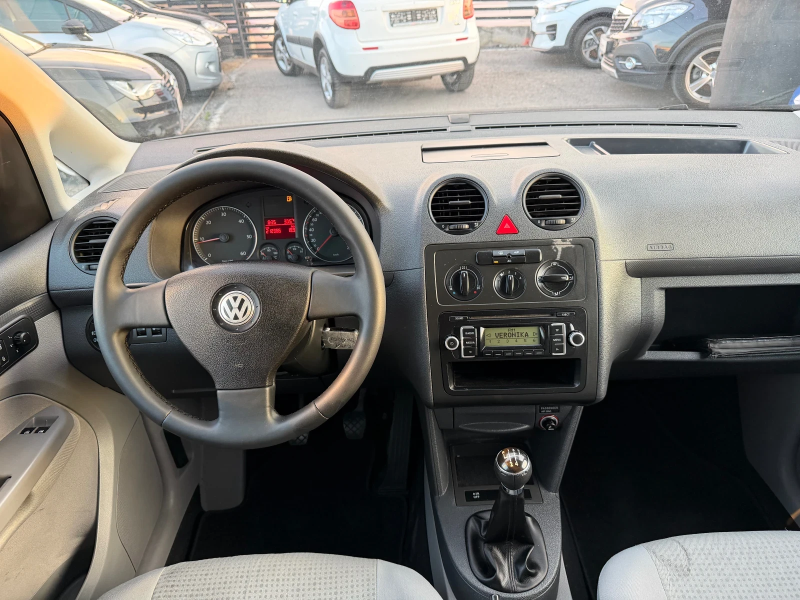 VW Caddy Life 1.9TDI, снимка 11 - Автомобили и джипове - 55093578