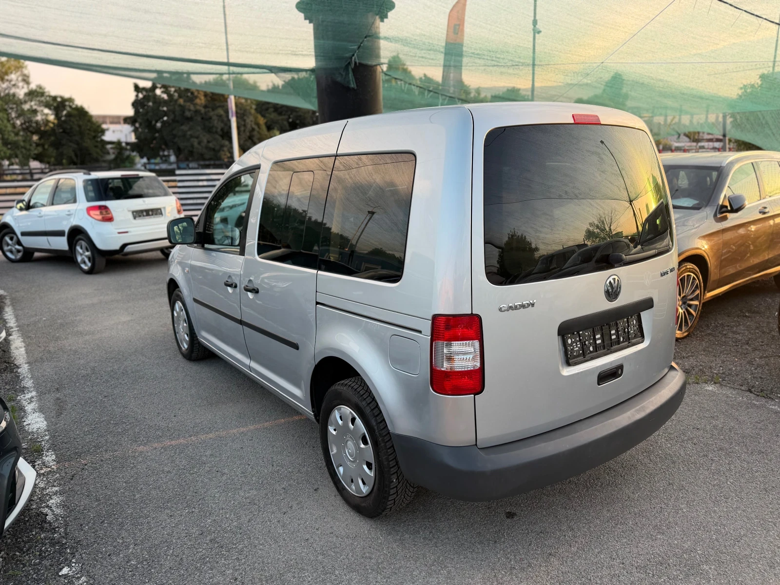 VW Caddy Life 1.9TDI, снимка 2 - Автомобили и джипове - 55093578