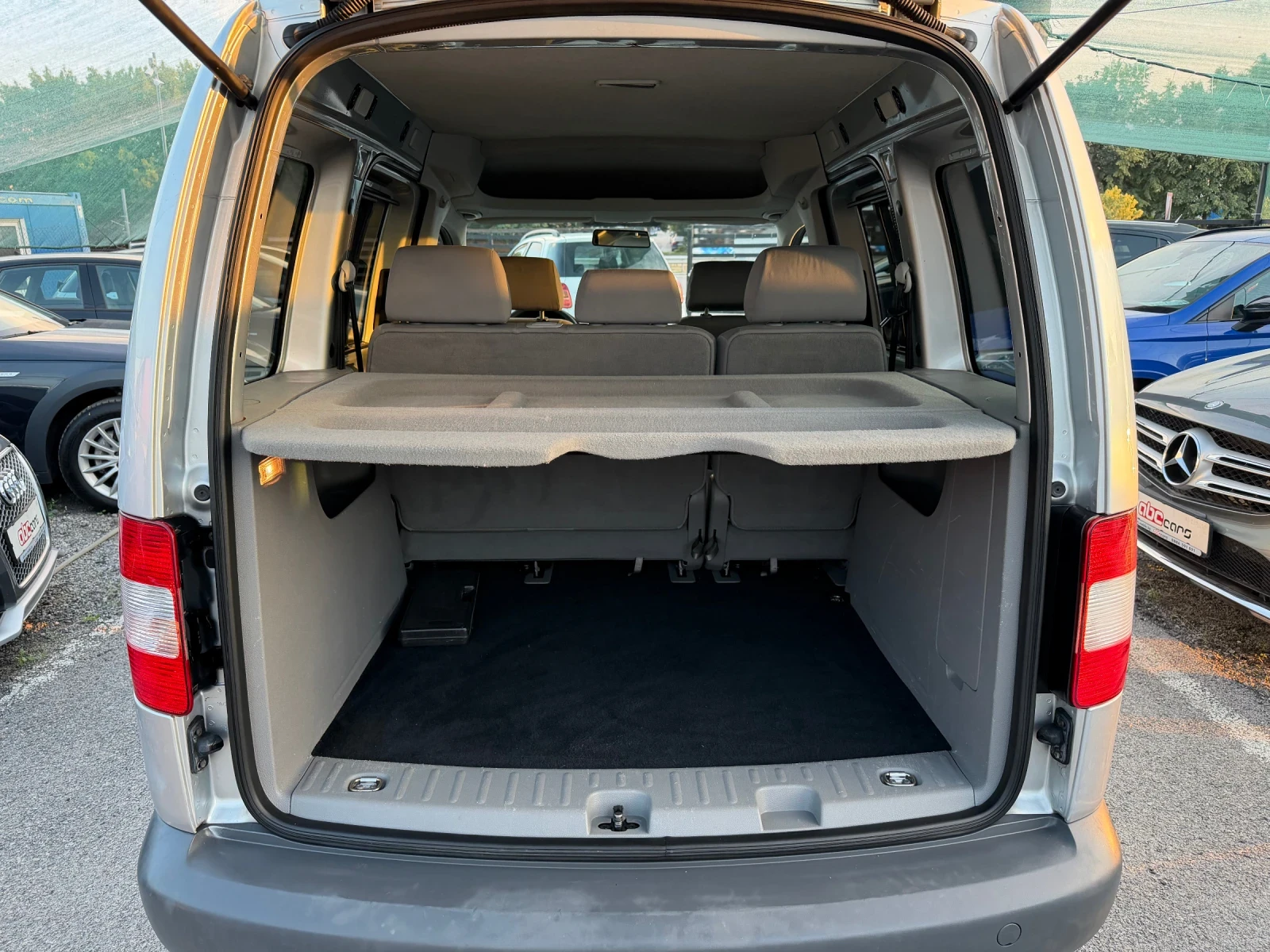 VW Caddy Life 1.9TDI, снимка 15 - Автомобили и джипове - 55093578