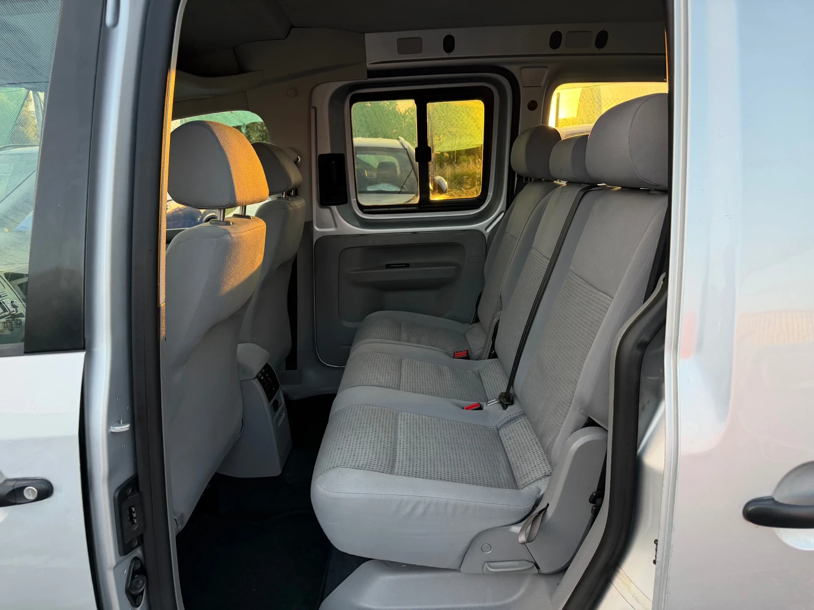VW Caddy Life 1.9TDI, снимка 14 - Автомобили и джипове - 55093578