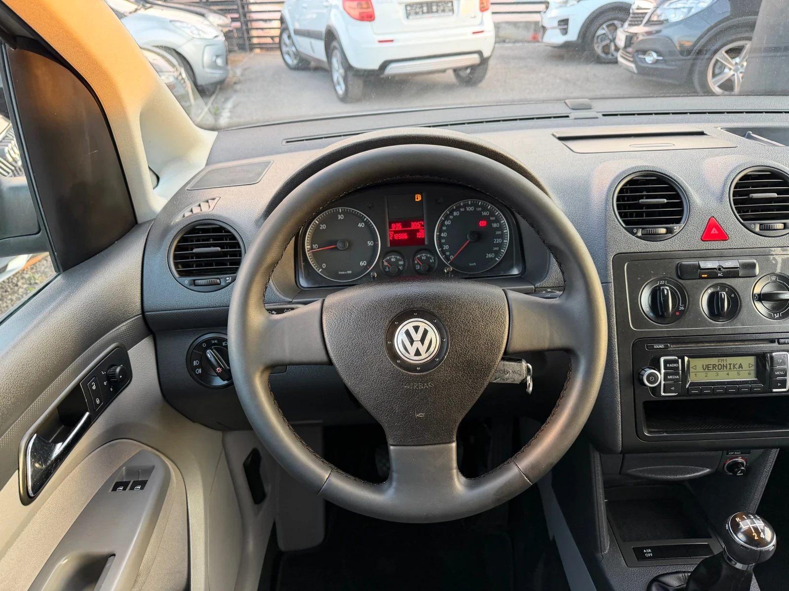 VW Caddy Life 1.9TDI, снимка 10 - Автомобили и джипове - 55093578