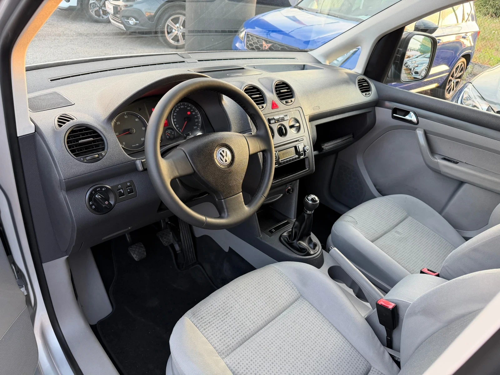 VW Caddy Life 1.9TDI, снимка 7 - Автомобили и джипове - 55093578