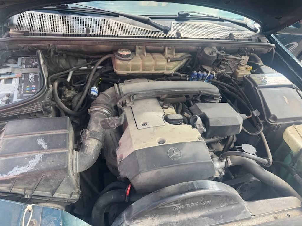Mercedes-Benz 230, снимка 11 - Автомобили и джипове - 55160866