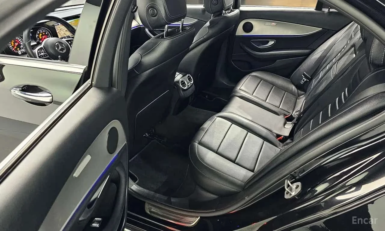 Mercedes-Benz E 300 * E300 Avantgarde * CARFAX * ЦЕНА ДО БГ, снимка 14 - Автомобили и джипове - 55510598