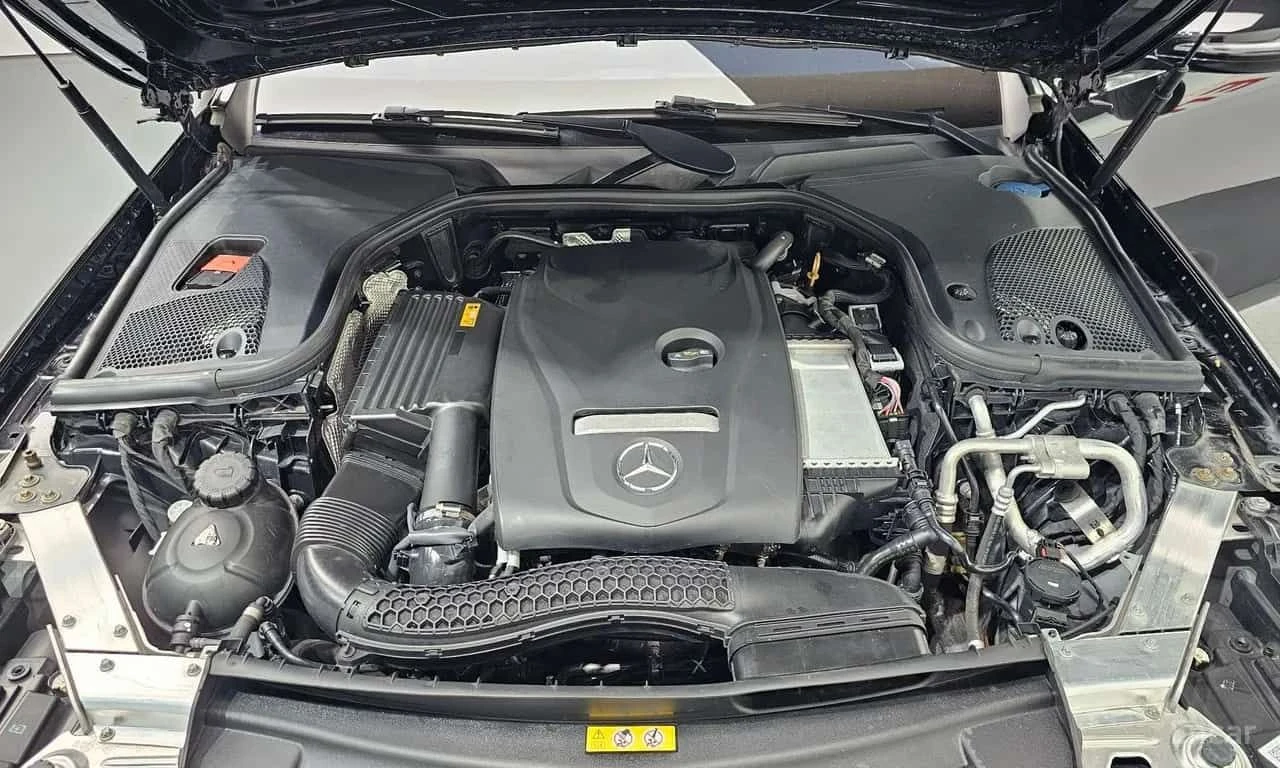 Mercedes-Benz E 300 * E300 Avantgarde * CARFAX * ЦЕНА ДО БГ, снимка 17 - Автомобили и джипове - 55510598
