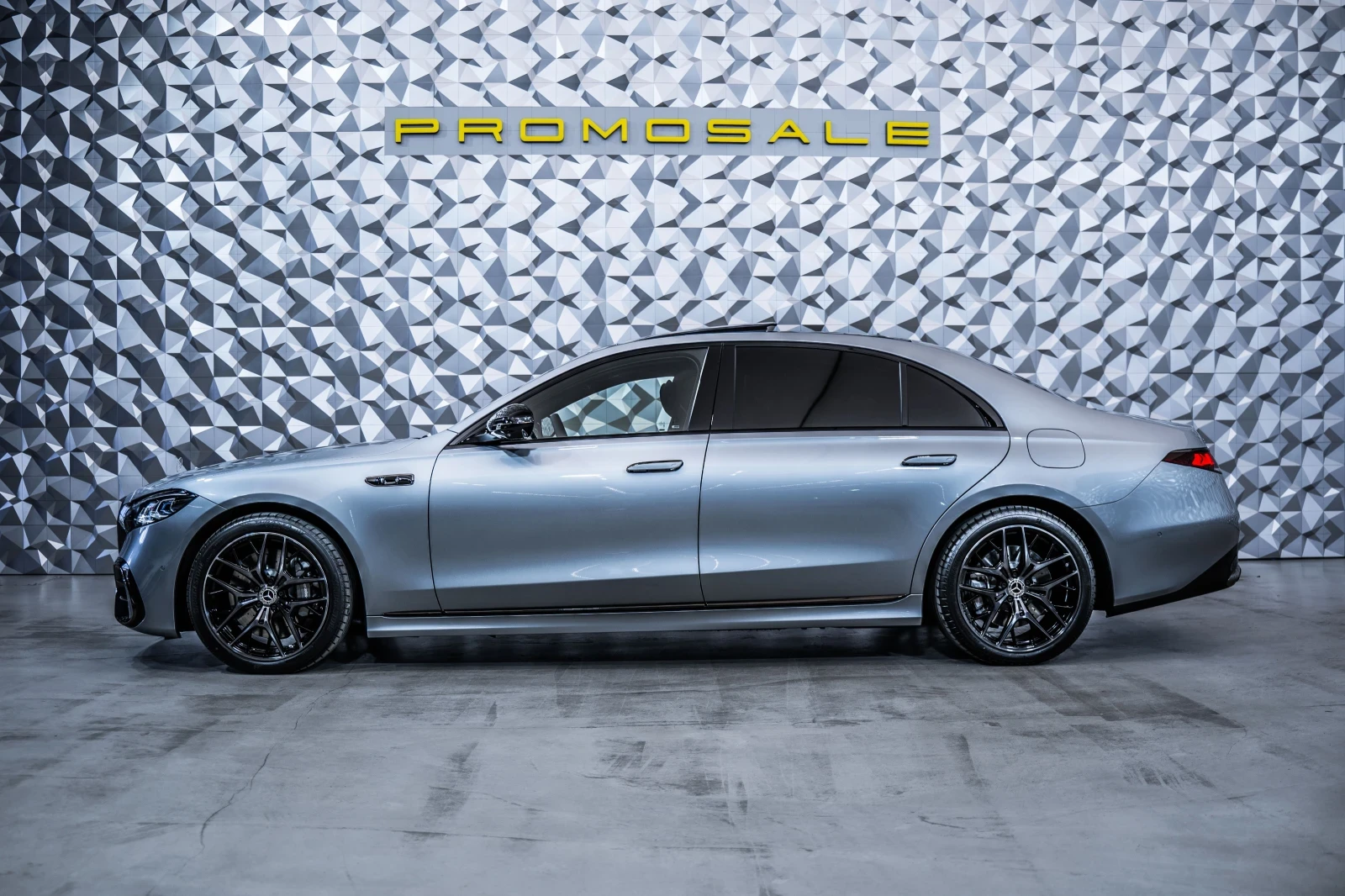 Mercedes-Benz S 580 e 4M L AMG* FirstCl* Burm* Pano* , снимка 3 - Автомобили и джипове - 55532013