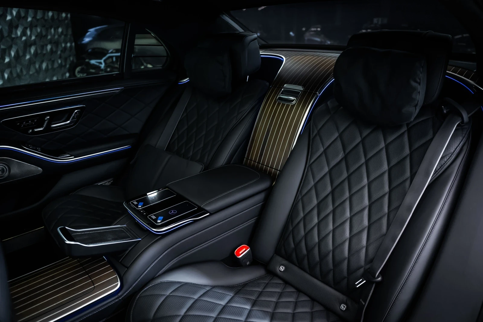 Mercedes-Benz S 580 e 4M L AMG* FirstCl* Burm* Pano* , снимка 16 - Автомобили и джипове - 55532013