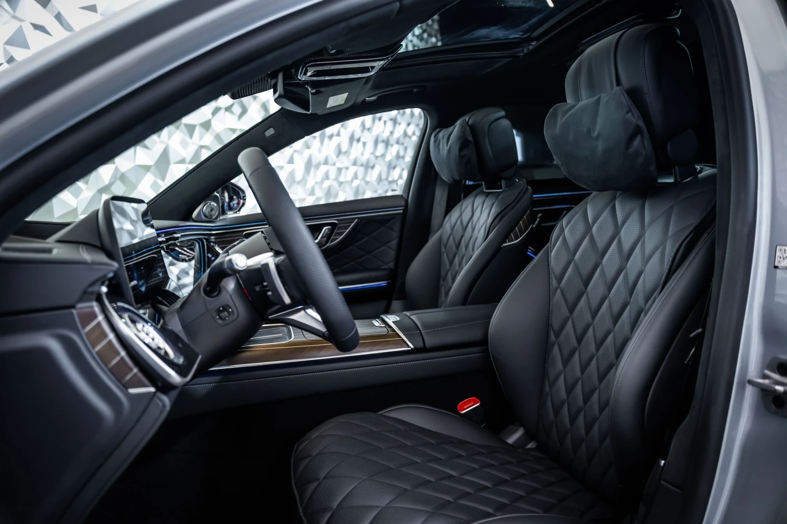 Mercedes-Benz S 580 e 4M L AMG* FirstCl* Burm* Pano* , снимка 8 - Автомобили и джипове - 55532013